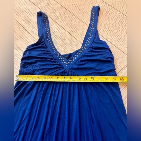 NWT Guess midi halter dress. Beautiful royal blue. Rayon, spandex fabric. Size L - Picture 5 of 9